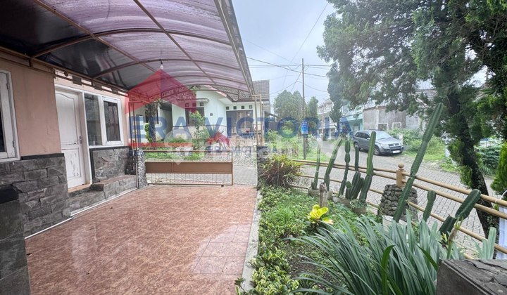 A house with a calm and comfortable atmosphere located in a housing complex. 2