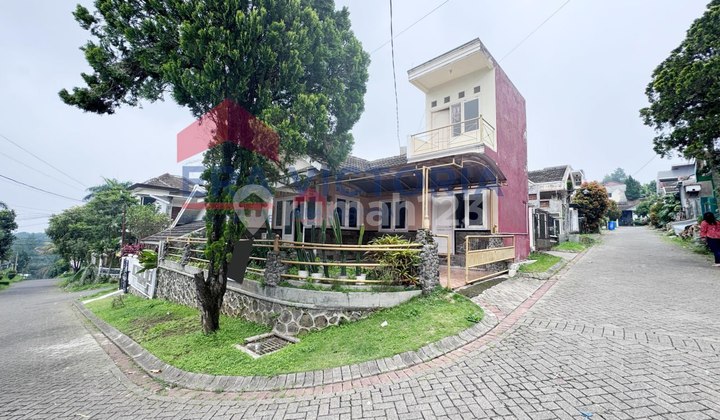 Rumah dengan suasana tenang dan nyaman lokasi dalam perumahan