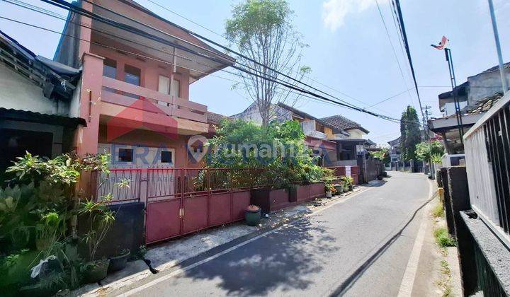 Rumah Besar Dan Luas Dekat Kampus Dan Pusat Perbelanjaan Disewakan  2
