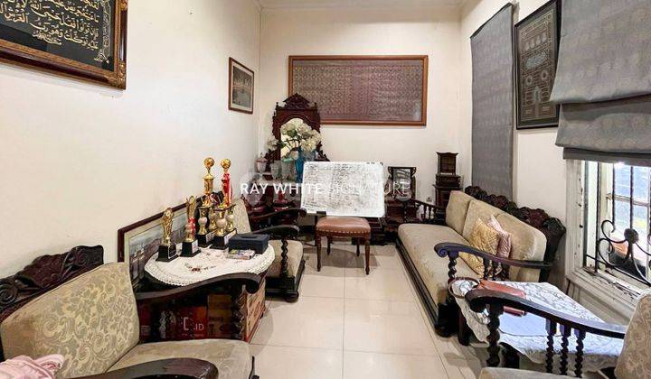 Rumah Nyaman Nuansa Eropa Classic di Jl Anggur Barat I, Cilandak. 2