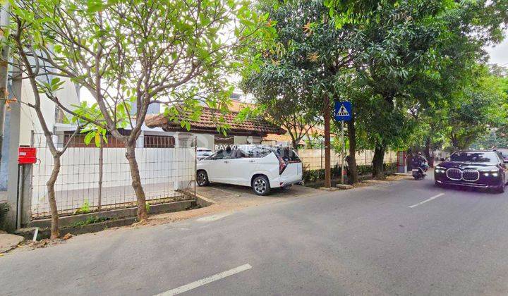 Rumah 1 Lantai Nyaman Dan Asri Di Kebon Jeruk, Jakarta Barat 1