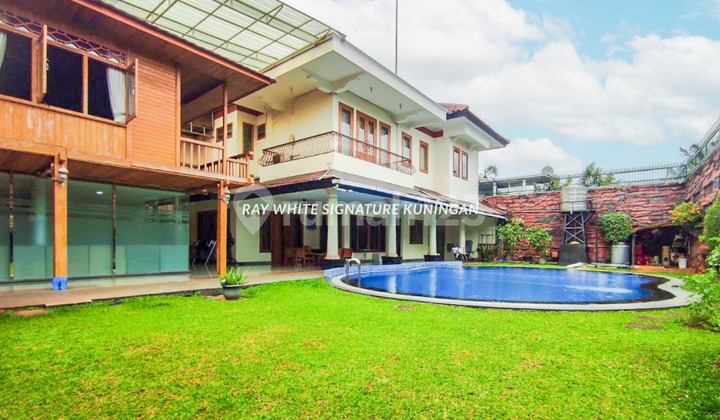 Dijual Rumah Mewah Terawat di Dekat Kawasan Permata Hijau, Jakarta Selatan Dijual Rumah Mewah Terawat di Dekat Kawasan Permata Hijau, Jakarta Selatan