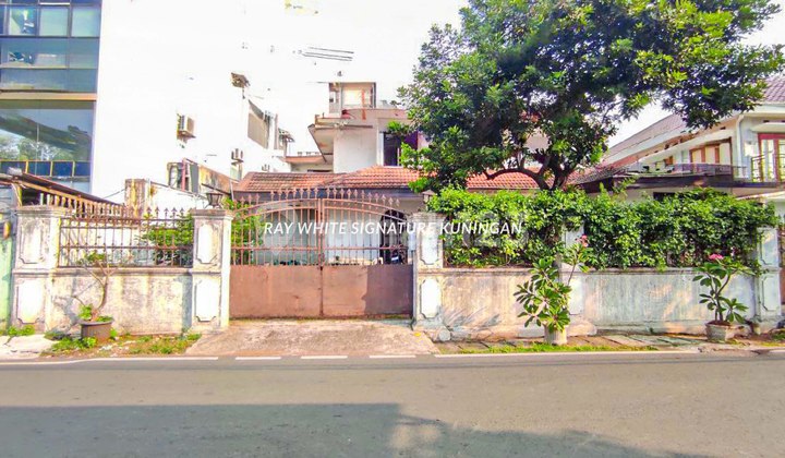 Rumah Lama Terawat Lokasi Strategis untuk Hunian di Jl Kalibata Utara
