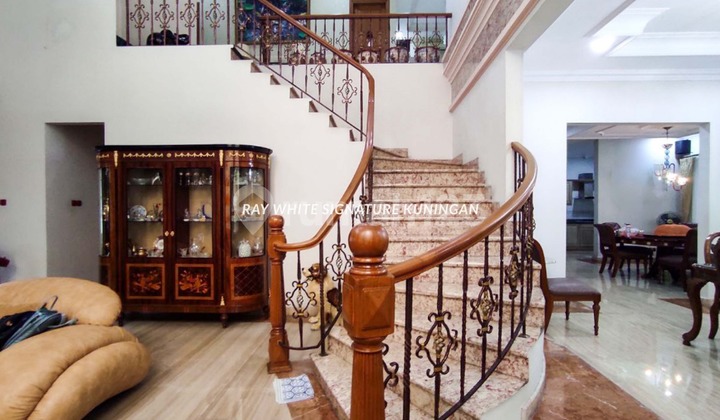 For Sale Well-Maintained Luxury House Near Permata Hijau Area, South Jakarta 2
