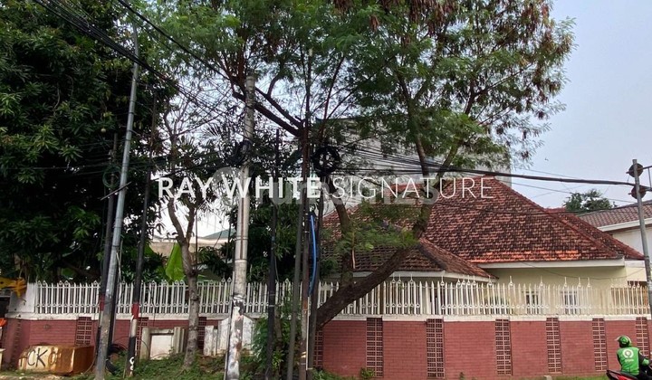 Dijual Rumah Hitung Tanah Dekat MRT di Lokasi Strategis Menteng