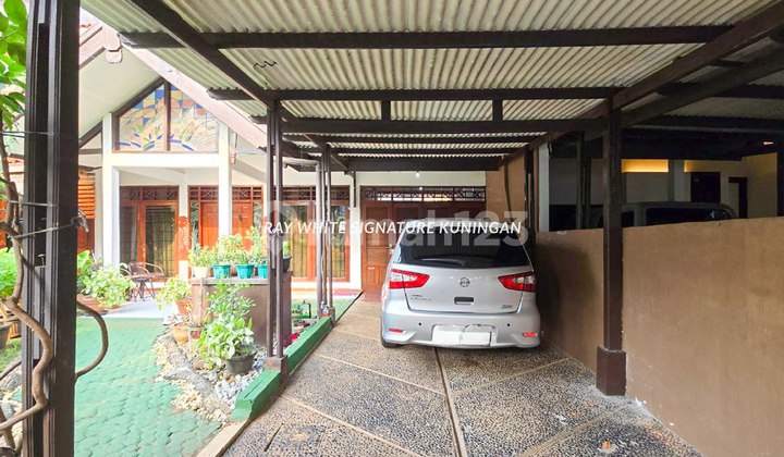 Rumah Lama Hijau dan Asri 2 Lantai di Bendungan Hilir Cocok Untuk Hunian atau Kost 2