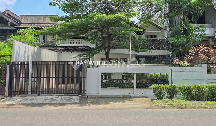Rumah Lama 2 Lantai Terawat di Jl Bintaro Utara
