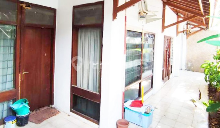 Dijual Rumah Lama Terawat di Kawasan Prestisius Kebayoran Baru Dijual Rumah Lama Terawat di Kawasan Prestisius Kebayoran Baru