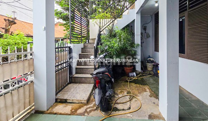For Sale 2-Story House + Active Boarding House | Strategic Location Bendungan Hilir