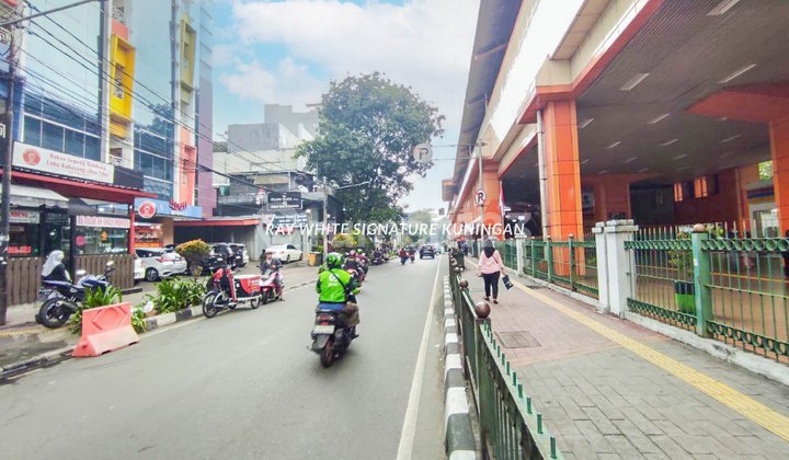 4-Storey Shophouse in Mangga Besar Area, Strategically Located in the Business & Culinary Center 2