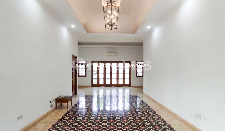 Rumah Lama Super Affordable di Lokasi Premium Wijaya 2