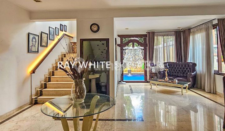 Dijual Rumah Mewah Siap Huni Posisi Hook di Jl Kesehatan IV Bintaro