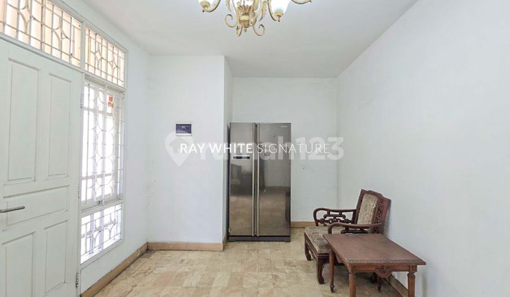 Well-Maintained 2-Story Old House on Jl Bintaro Utara 2