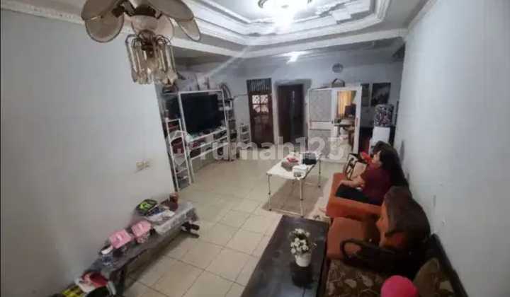 Dibawah NJOP Dan.satu Satunya Rumah Didaerah Strategis Pejaten