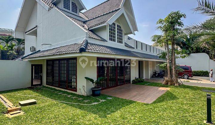 Rumah Dengan Private Pool Fully Renovated Simprug Golf 1