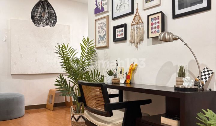 Strategic Location in Jagakarsa Beautiful House In.cluster 2