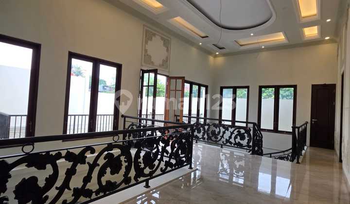 Fully.furnished yang Super Mewah Dilokasi Strategis Depok Rumah 2
