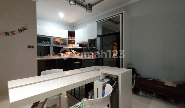 Dijual Rumah 2 Lantai Siap Huni di Taman Villa Meruya, Jakarta Barat