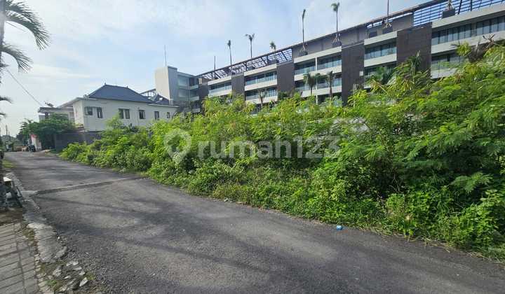 Dijual tanah komersil 1000m2 lokasi bumbak umalas Lingkungan villa, Kerobokan, Badung