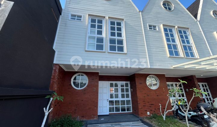 Dijual Townhouse Minimalis Modern di Pusat Kota Denpasar  Hunian ini merupakan hunian berkonsep Tropical Minimalis Modern yang berada di pusat Kota Denpasar. Sehingga sangat cocok menjadi hunian impian anda. 2