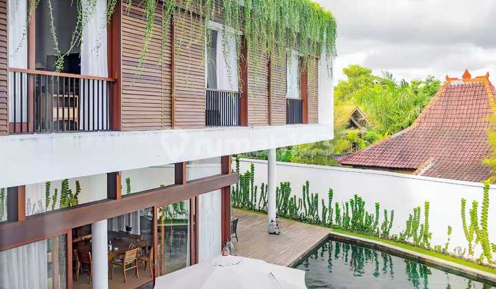 For Sale luxury Modern Minimalist Villa with Balinese design located in Canggu, Bali