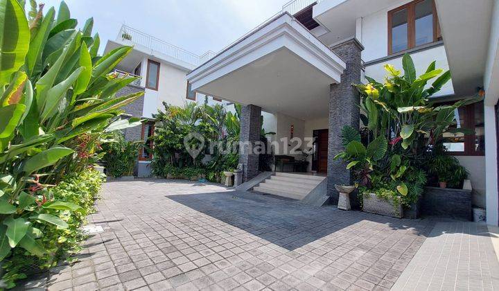 WALKING DISTANCE TO THE BEACH LUXURIOUS VILLA  1