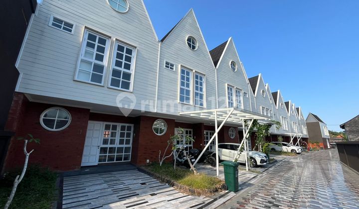 For Sale Modern Minimalist Townhouse in the Center of Denpasar City. This residence features a Tropical Modern Minimalist concept located in the heart of Denpasar City, making it the perfect choice for your dream home.