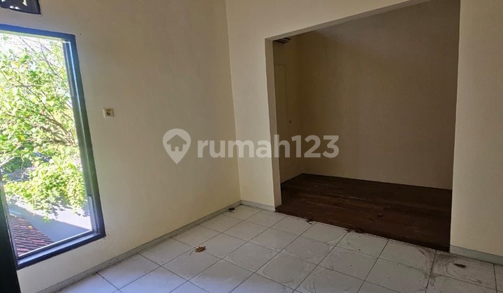 Di jual rumah lantai 2  Lokasi di mertanadi dekat seminyak kuta badung bali 2