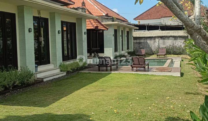 For Sale 1 Floor Villa in Muding Gatsu Barat Area Very Strategic Location Near Highscoope School 1