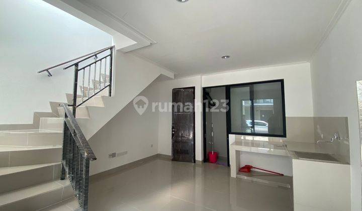 TERMURAH DIJUAL Rumah pik 4.5x15 2lantai unfurnish  1