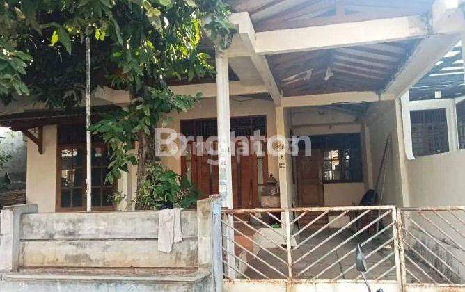 Rumah 2 lantai Kompleks DPR RI Kembangan Jakarta Barat 1