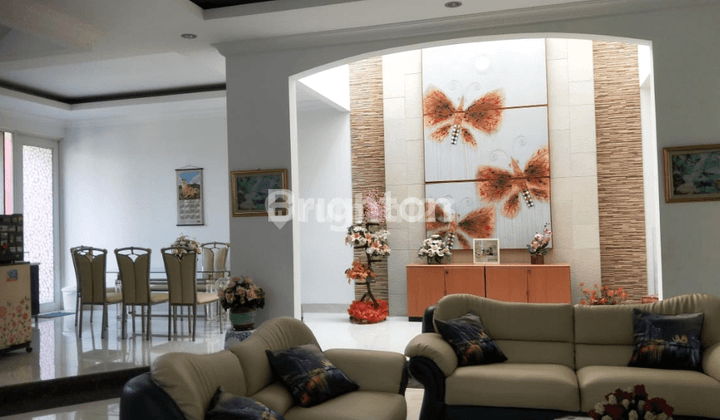 RUMAH HOOK KOMPLEKS GREENVILLE JAKARTA BARAT LOKASI STRATEGIS 2