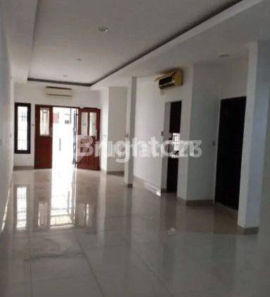 Rumah 3 lantai kompleks Green Ville Duri Kepa Jakarta Barat 2