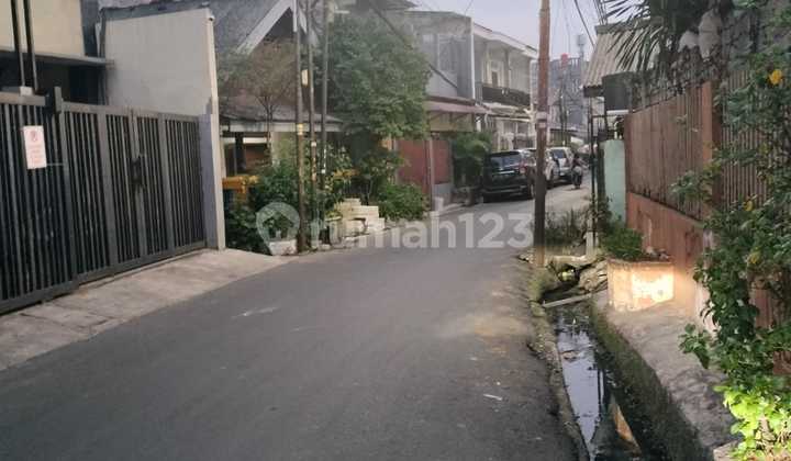 Rumah tua hitung tanah Jl. Pisangan Baru Tengah Matraman, DINKIM