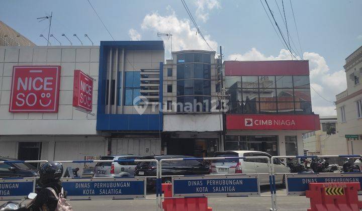 Ruko 2 Lantai Bekas Bank di Salatiga, Strategis 2