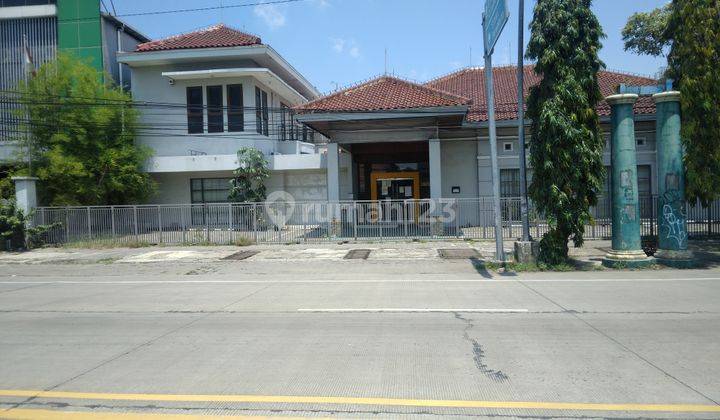 Dijual Ruang Usaha Multi bangunan 2 Lantai Bekas Bank Cocok Untuk Komersial, Strategis di Tegal, Harga  1