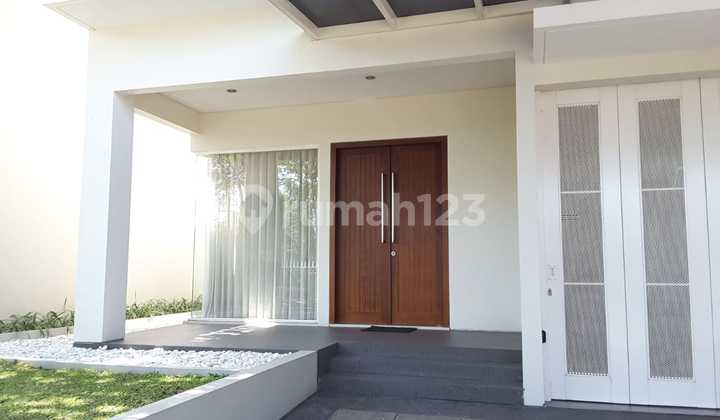 Rumah 2 Lantai Graha Family Surabaya SHM 6.8 M Nego Rumah 2 Lantai Graha Family Surabaya SHM 6.8 M Nego