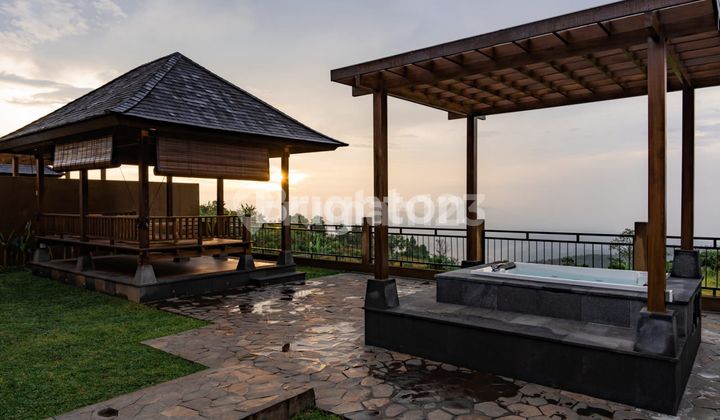 VILLA MEWAH DI BALI FULLY FURNISHED DENGAN JACUZZI DENGAN VIEW BUKIT DAN DANAU