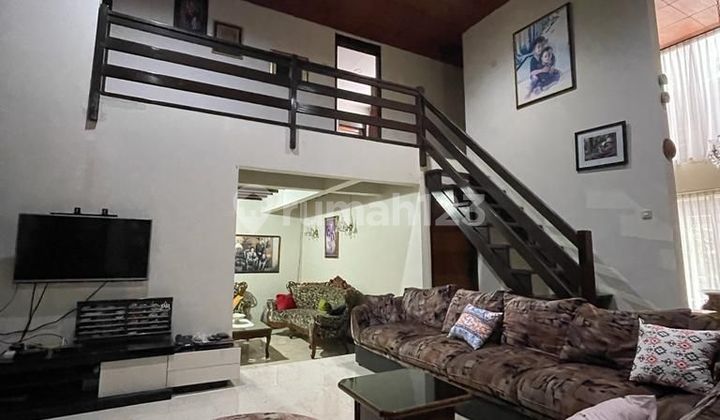 Rumah Klasik Luas & Nyaman di Hook Gegerkalong, Bandung Dekat Upi 2