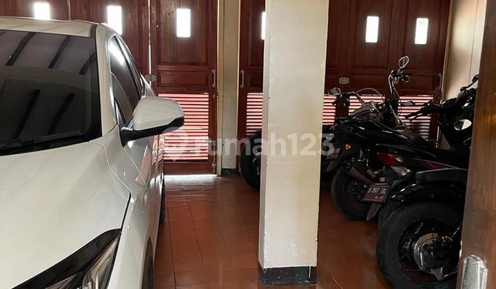 Comfortable House in Gegerkalong Strategic Location Near UPI and DT 2