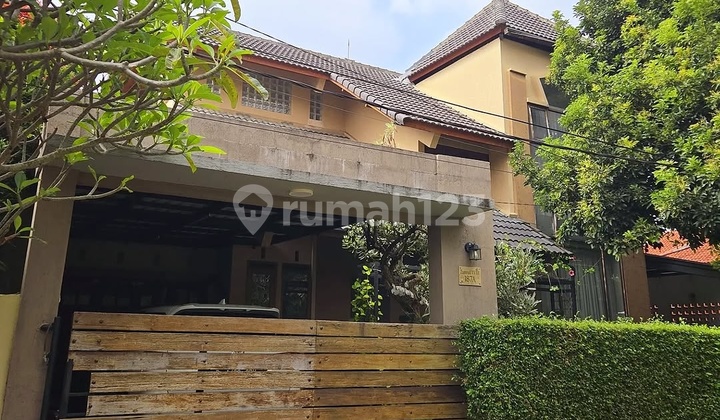 Comfortable Semi Furnished House Near Upi Setiabudi Bandung