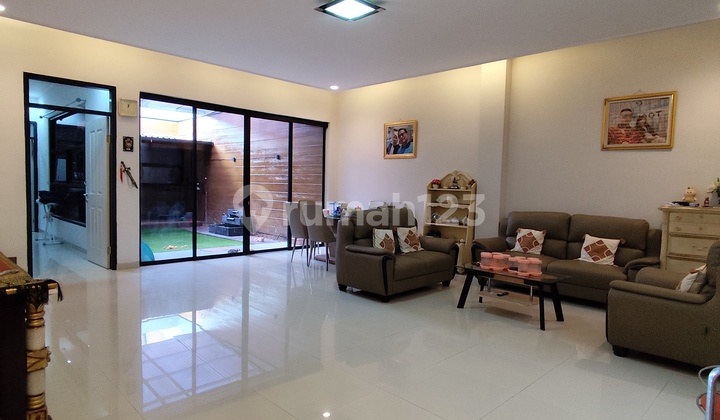 2-Story Ready-to-Occupy House in Cihanjuang Near Polban