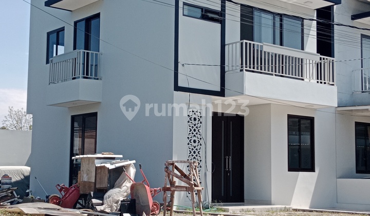 Rumah Baru Hoek 2 Lantai Strategis Di Terusan Jakarta Antapani Rumah Baru Hoek 2 Lantai Strategis Di Terusan Jakarta Antapani