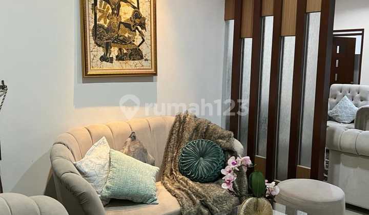 Luxury House in Buahbatu Regency, Safe and Comfortable Environment 2