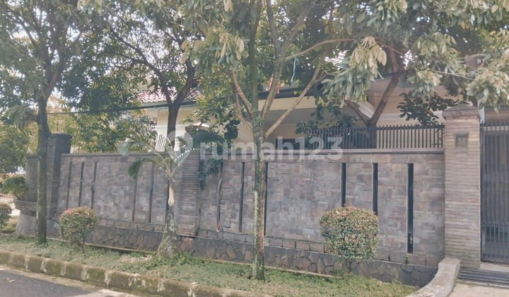 Rumah Hook 2 Lantai, Mewah, Nyaman Dan Asri Di Pusat Kota, Rajamantri Bandung 2