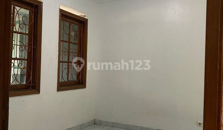 Sell Fast! Ready-to-Live 1-Story House in the Center of Cimahi City 2