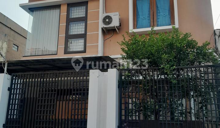 Rumah Terawat Semi Furnished Di Margahayu Bandung