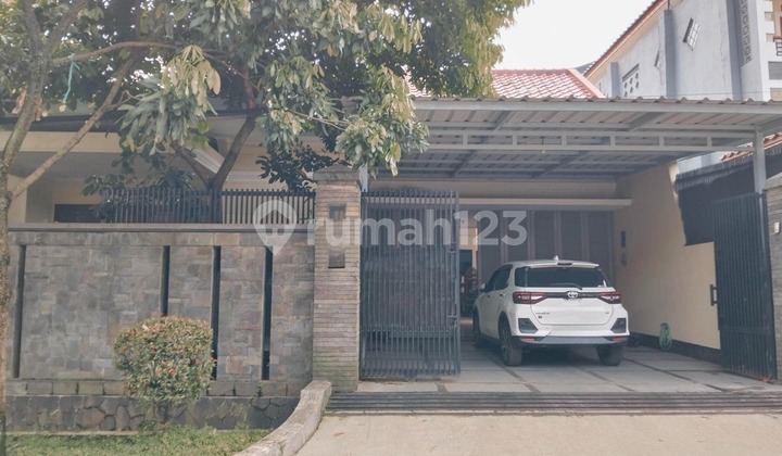Rumah Hook 2 Lantai, Mewah, Nyaman Dan Asri Di Pusat Kota, Rajamantri Bandung