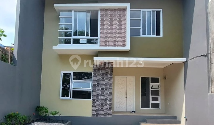 Rumah Nyaman Hadap Taman Dekat Pemkot Cimahi
