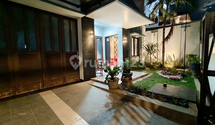 A Comfortable, Ready-to-Occupy Furnished Residence in Pleburan Tengah. Near Simpang Lima. 2